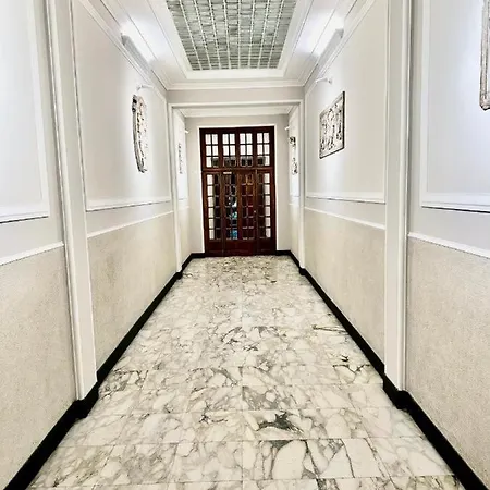 The Resident Luxury ג'נובה